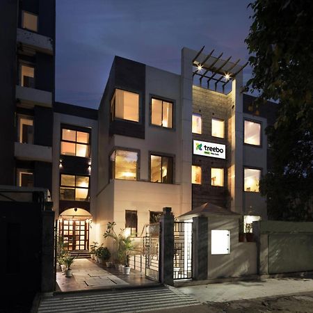 Hotel Treebo White Castle, Gurgaon Esterno foto