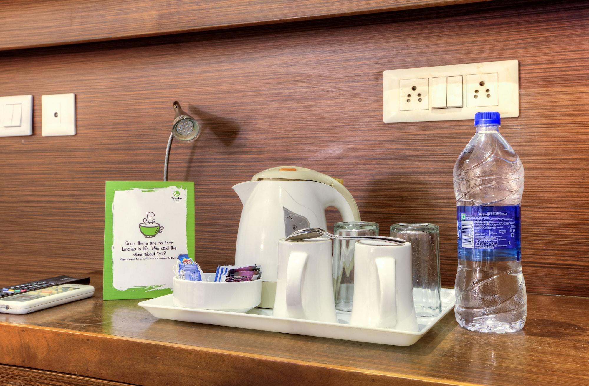 Hotel Treebo White Castle, Gurgaon Esterno foto