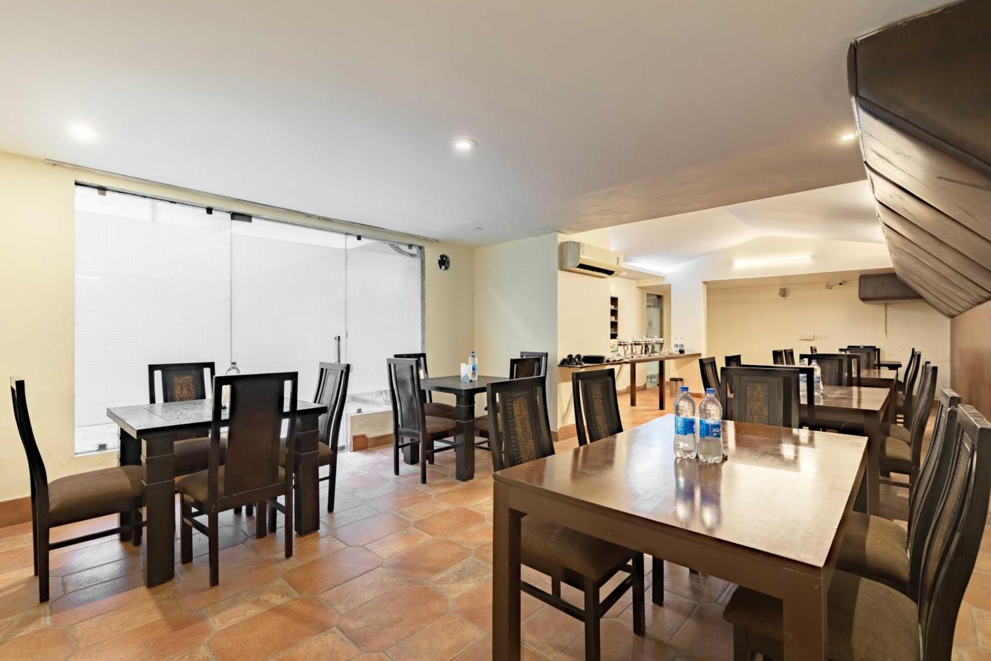 Hotel Treebo White Castle, Gurgaon Esterno foto