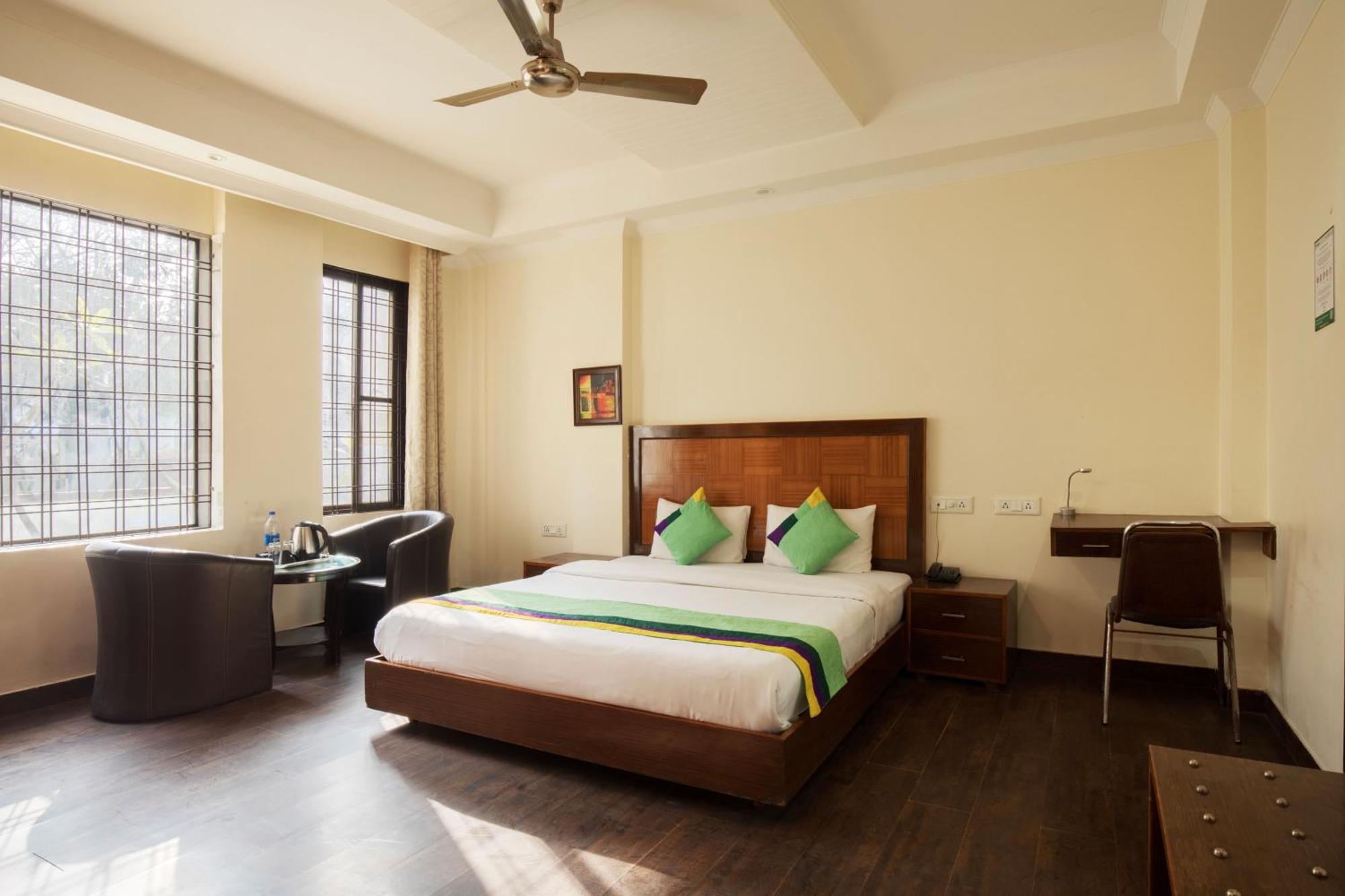 Hotel Treebo White Castle, Gurgaon Esterno foto