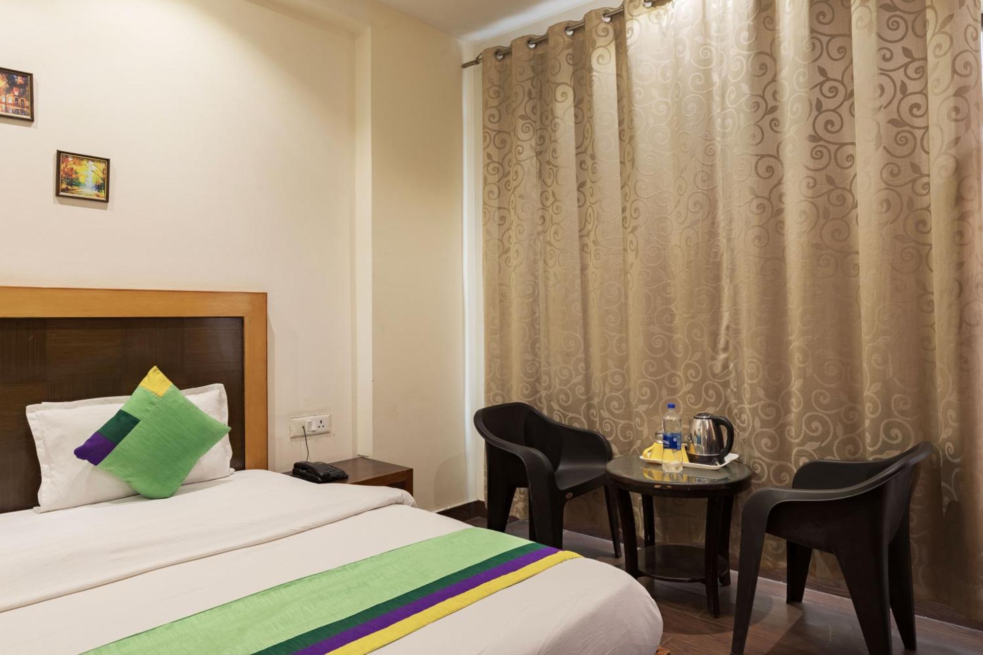 Hotel Treebo White Castle, Gurgaon Esterno foto