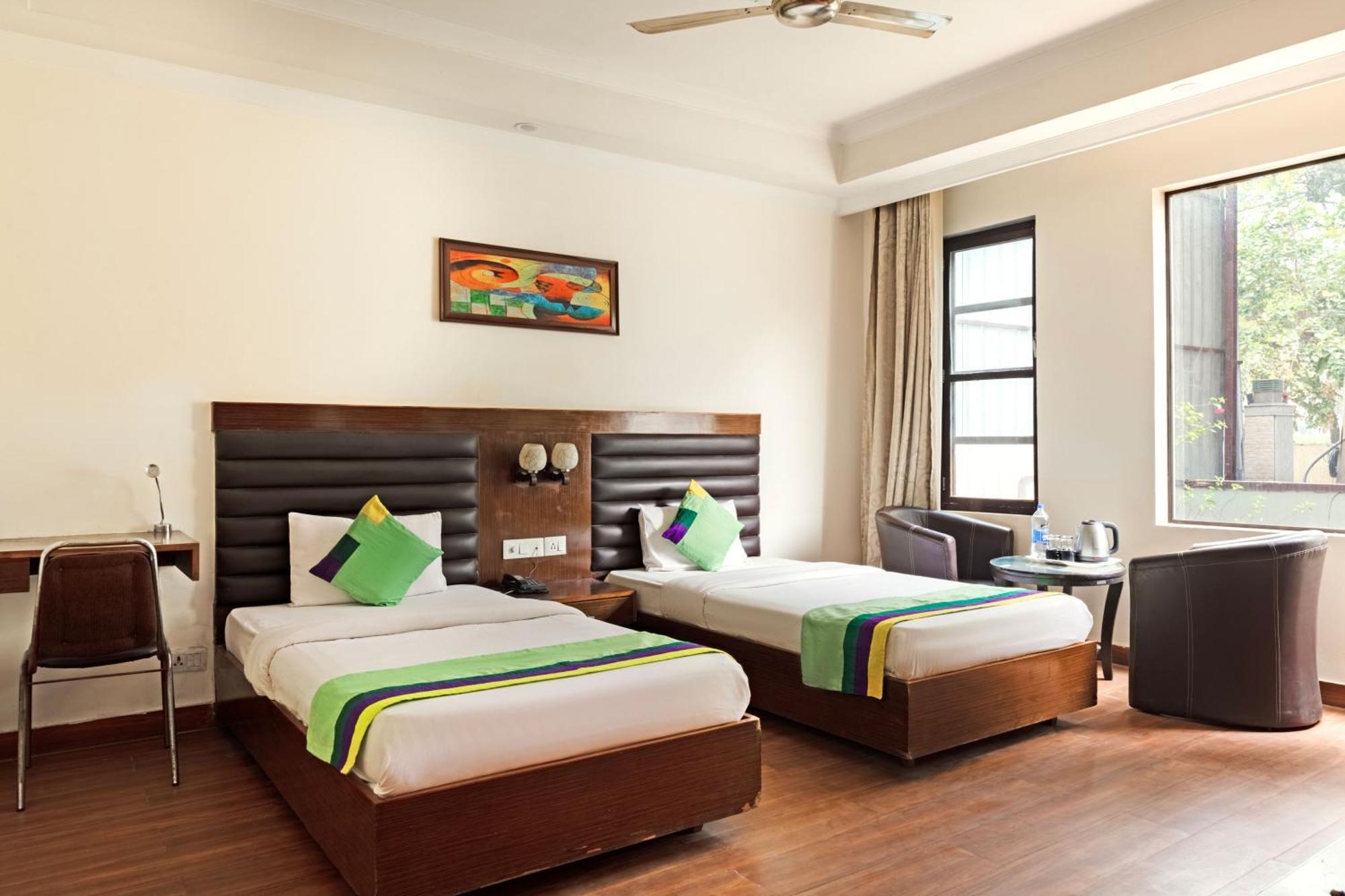 Hotel Treebo White Castle, Gurgaon Esterno foto