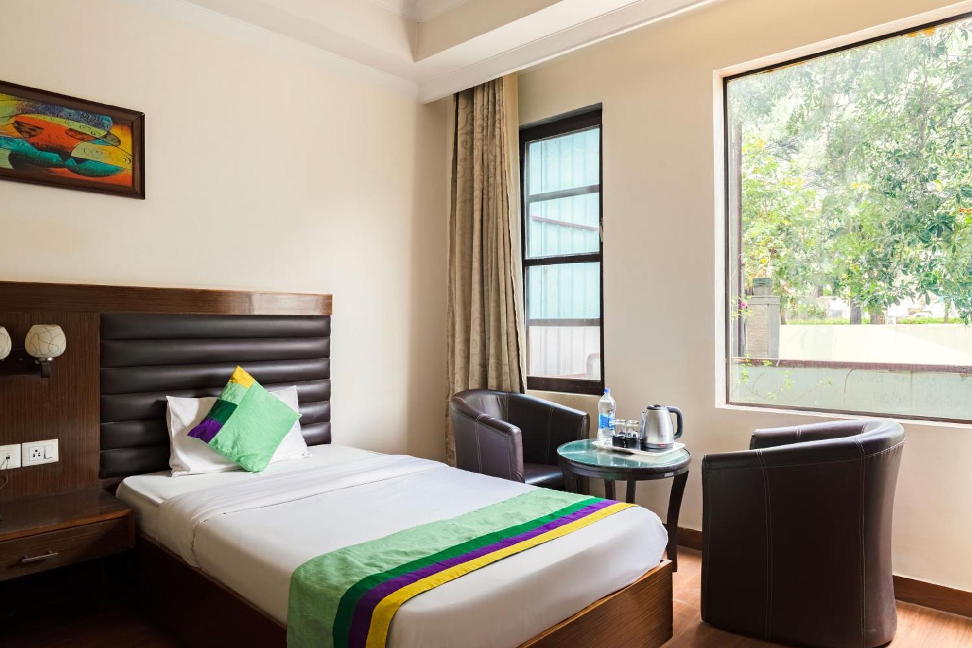 Hotel Treebo White Castle, Gurgaon Esterno foto